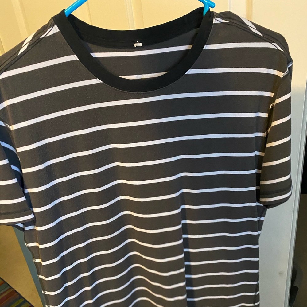 Lulu lemon large striped men’s shirt